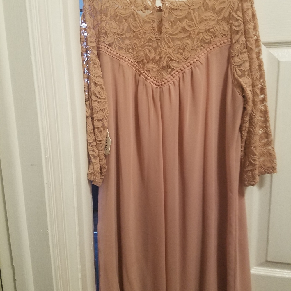 Dress - Picture 4 of 8